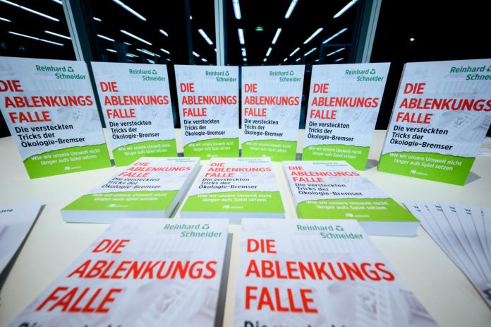 Buchvorstellung, Detail Berlin Headlines Sets Context, Buchermag Adds Narrative Layer – Strategien aus der Praxis